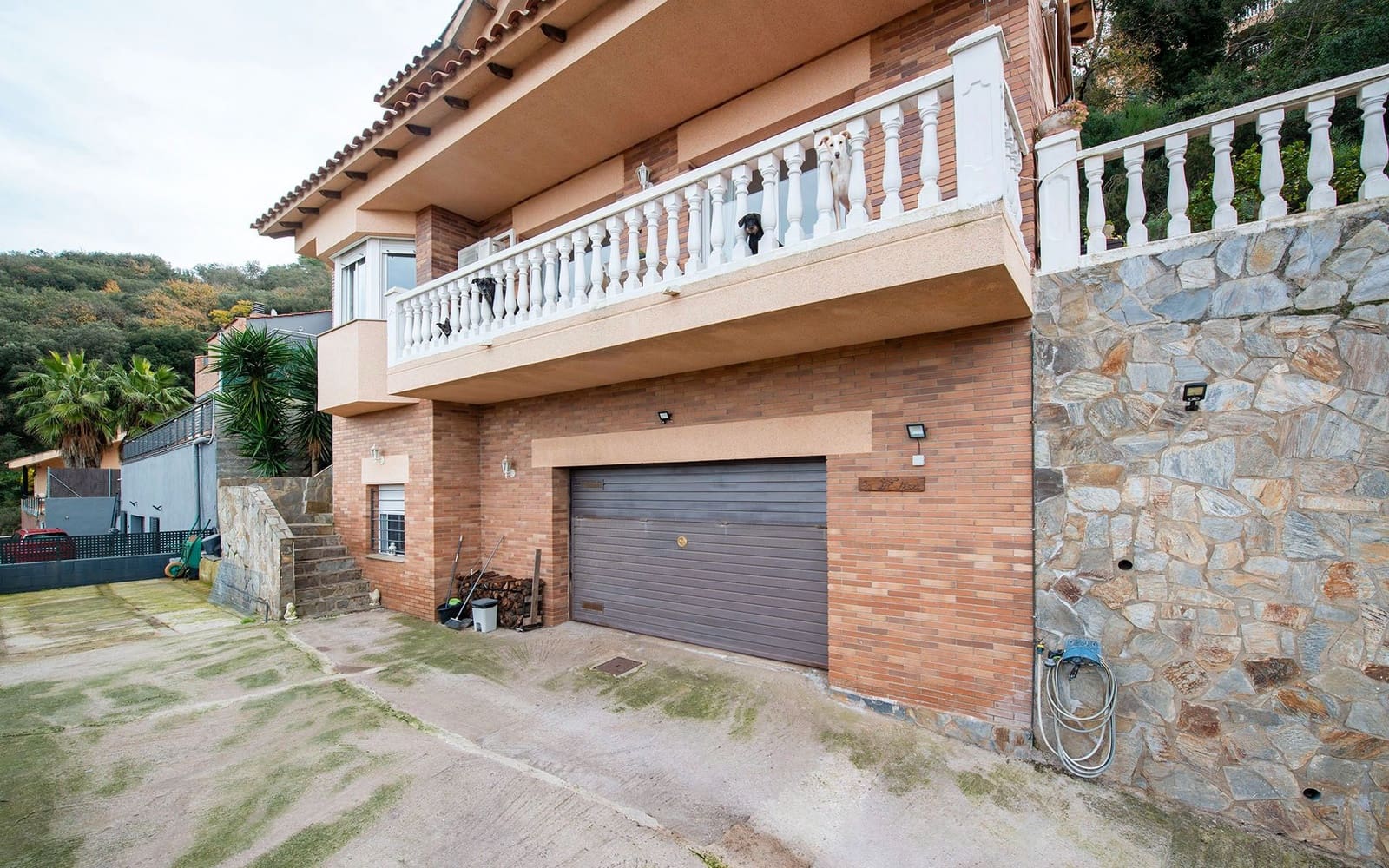 5 bedroom Villa for sale in Sant Fost de Campsentelles with pool garage - € 490,000 (Ref: 9528367)