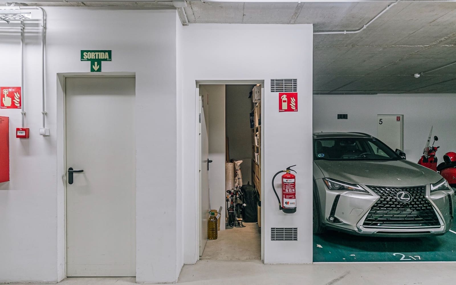 3 soveværelse Lejlighed til salg i Barcelona by med swimmingpool garage - € 910.000 (Ref: 9528909)