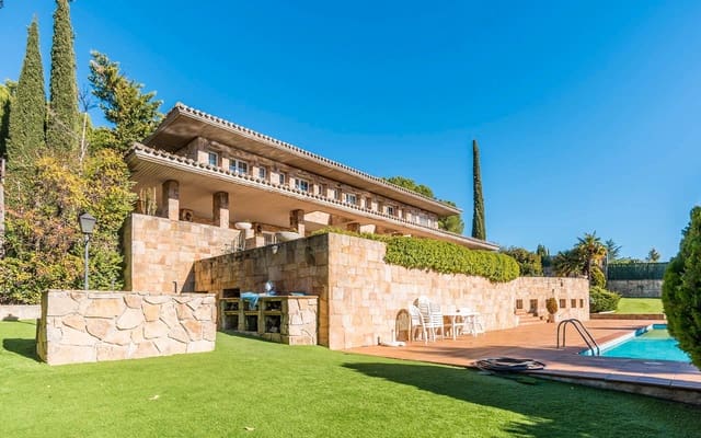 6 slaapkamer Villa te koop in Galapagar met zwembad garage - € 1.980.000 (Ref: 9528911)