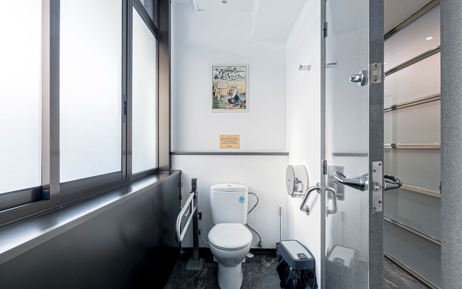 Comercial para venda em Barcelona cidade - 420 000 € (Ref: 9542070)