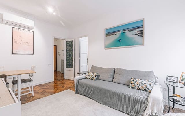 3 soveværelse Lejlighed til salg i L'Antiga Esquerra de L'Eixample, Barcelona by - € 390.000 (Ref: 9548990)