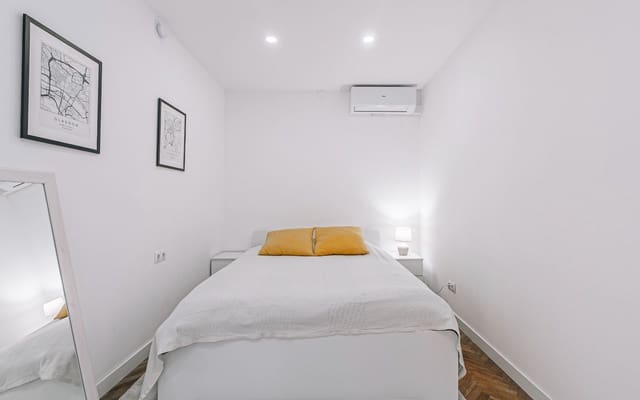 3 soveværelse Lejlighed til salg i L'Antiga Esquerra de L'Eixample, Barcelona by - € 390.000 (Ref: 9548990)