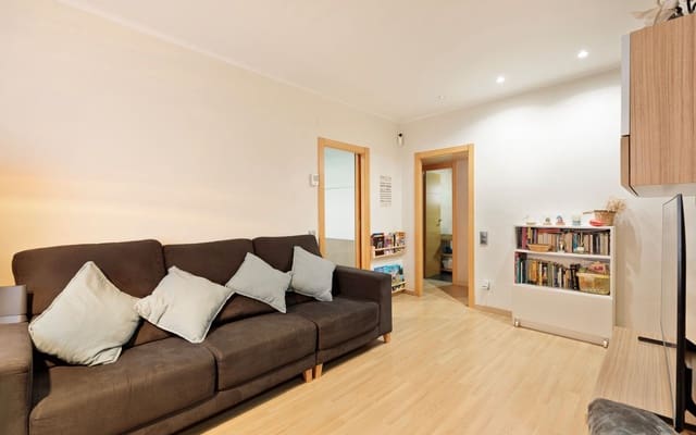 Piso de 3 habitaciones en Badalona en venta - 250.000 € (Ref: 9552341)