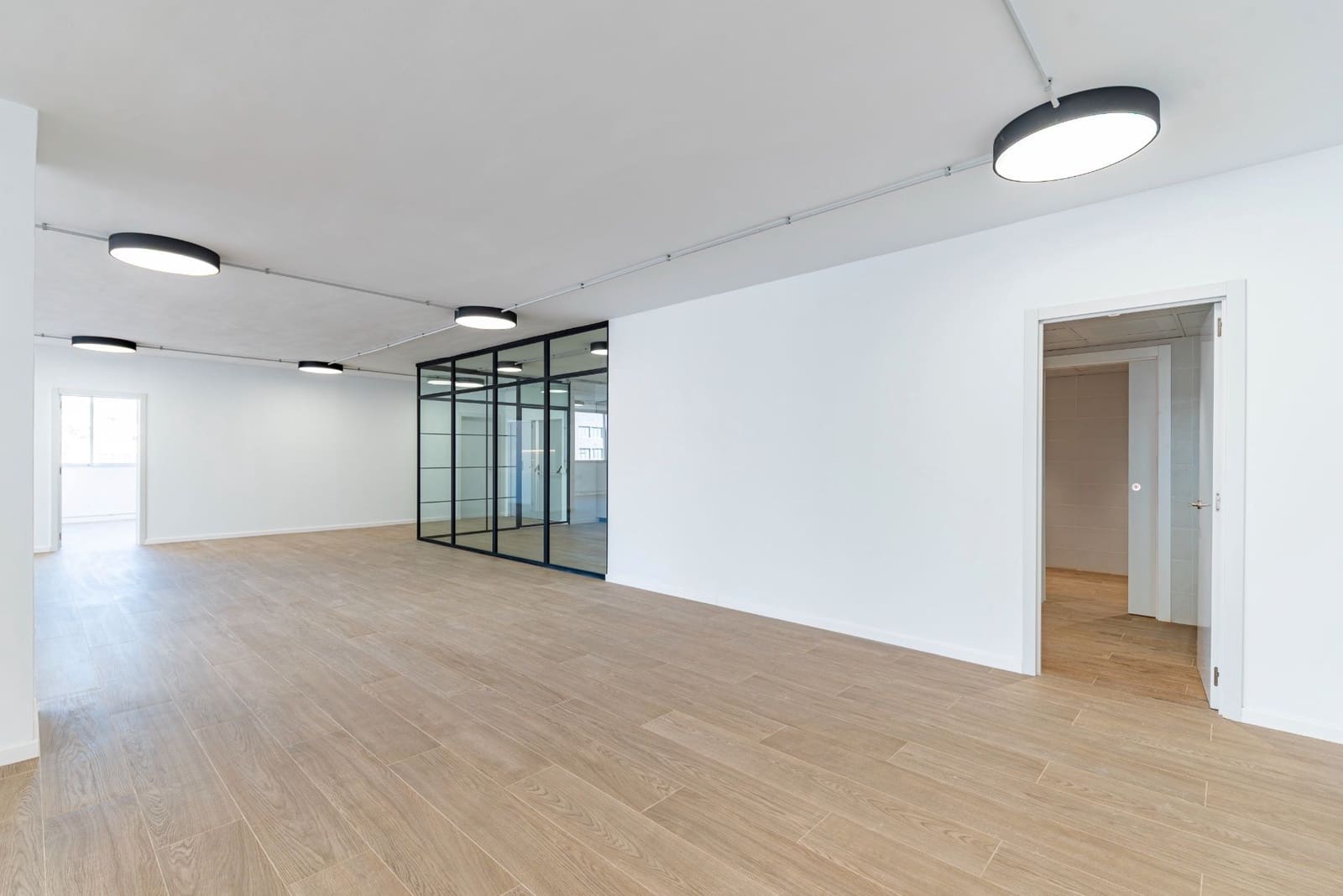 Kontor til leie i Barcelona by - € 4 500 (Ref: 9553176)