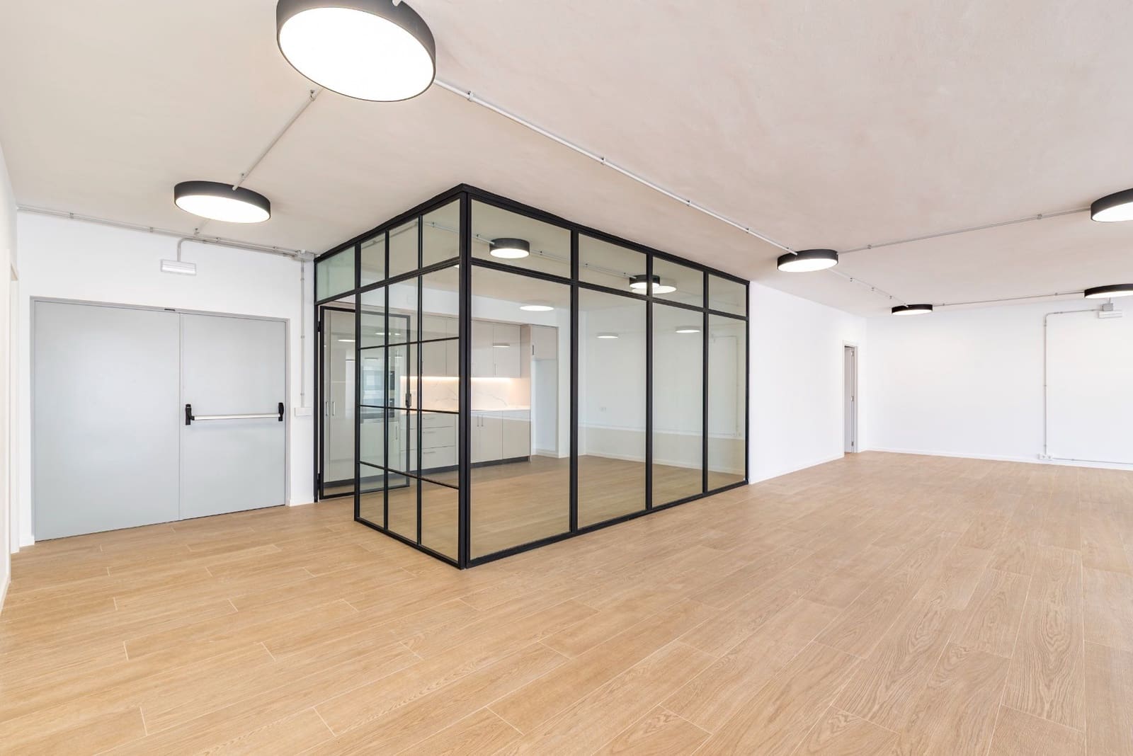 Kontor til leie i Barcelona by - € 4 500 (Ref: 9553176)