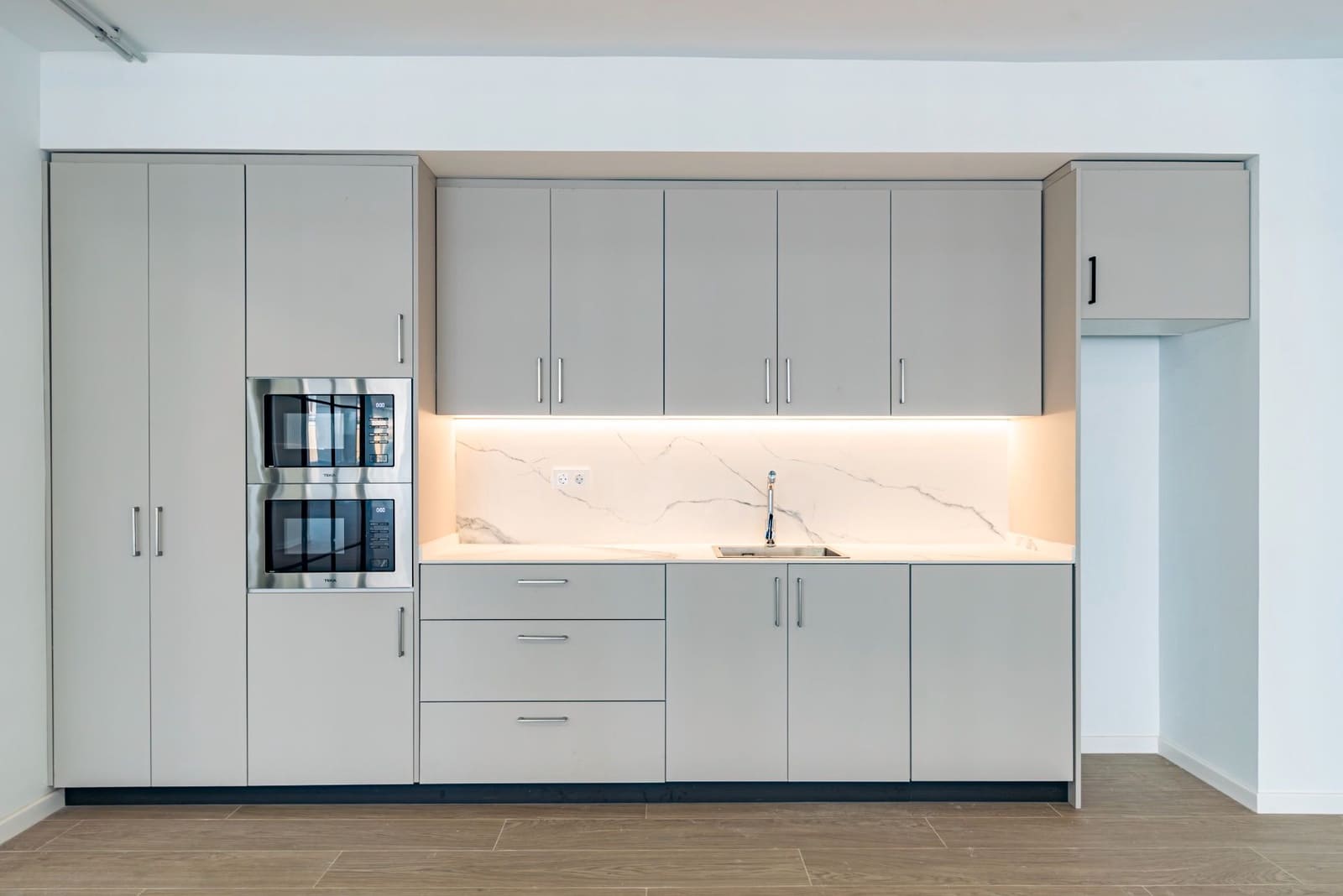 Kontor til leie i Barcelona by - € 4 500 (Ref: 9553176)