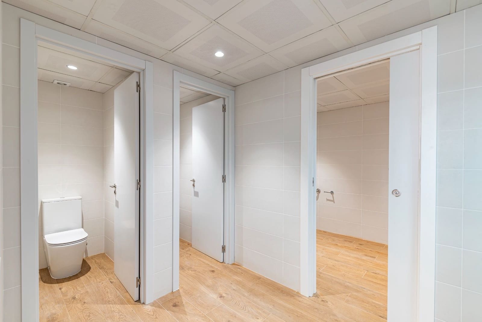 Kontor til leie i Barcelona by - € 4 500 (Ref: 9553176)