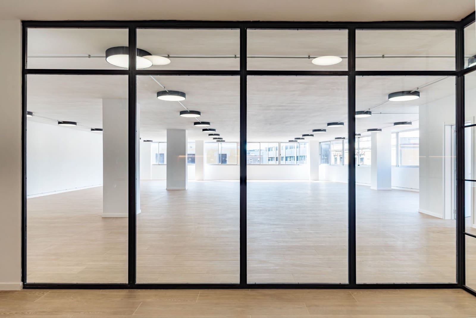 Kontor til leie i Barcelona by - € 4 500 (Ref: 9553176)