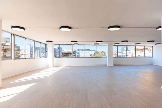 Kontor til leie i El Parc i La Llacuna del Poblenou, Barcelona by - € 4 500 (Ref: 9553176)