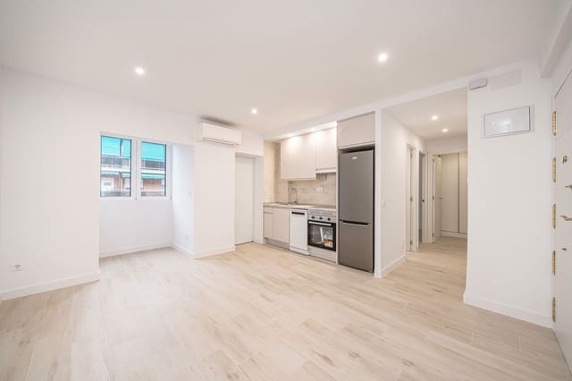 2 slaapkamer Flat te koop in Pueblo Nuevo, Madrid stad - € 313.000 (Ref: 9553177)