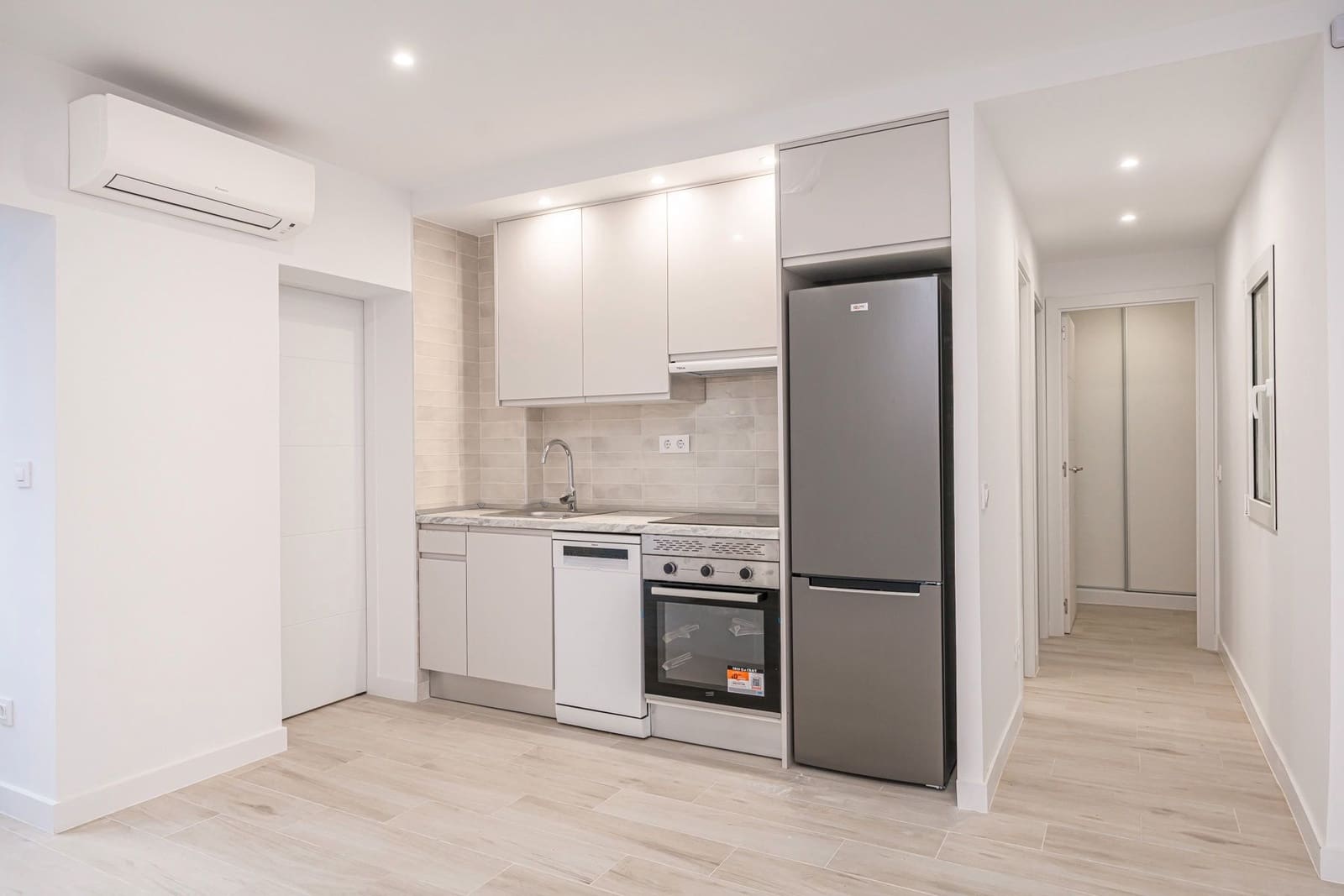 2 slaapkamer Flat te koop in Madrid stad - € 313.000 (Ref: 9553177)