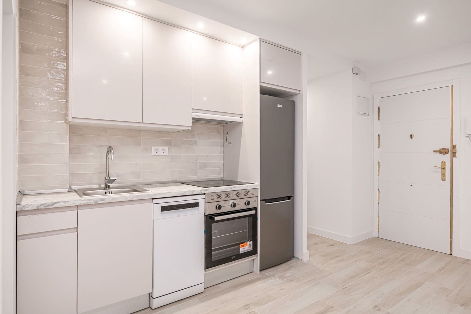 2 slaapkamer Flat te koop in Madrid stad - € 313.000 (Ref: 9553177)