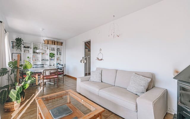 Chalet de 3 habitaciones en Castellbisbal en venta con garaje - 360.000 € (Ref: 9553178)