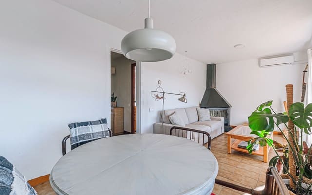 Chalet de 3 habitaciones en Castellbisbal en venta con garaje - 360.000 € (Ref: 9553178)