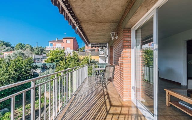 Chalet de 3 habitaciones en Castellbisbal en venta con garaje - 360.000 € (Ref: 9553178)