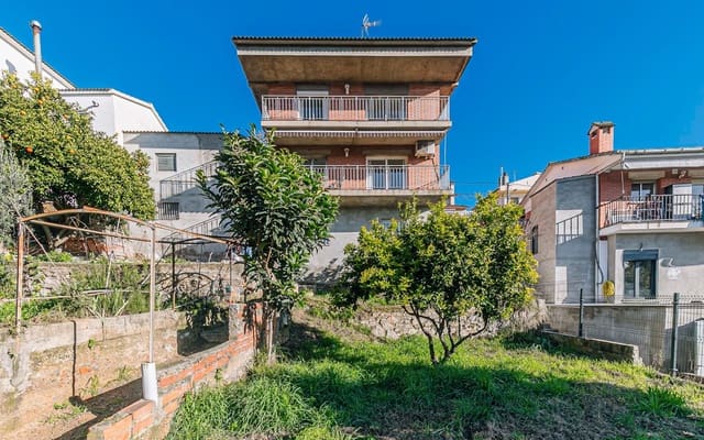 Chalet de 3 habitaciones en Castellbisbal en venta con garaje - 360.000 € (Ref: 9553178)