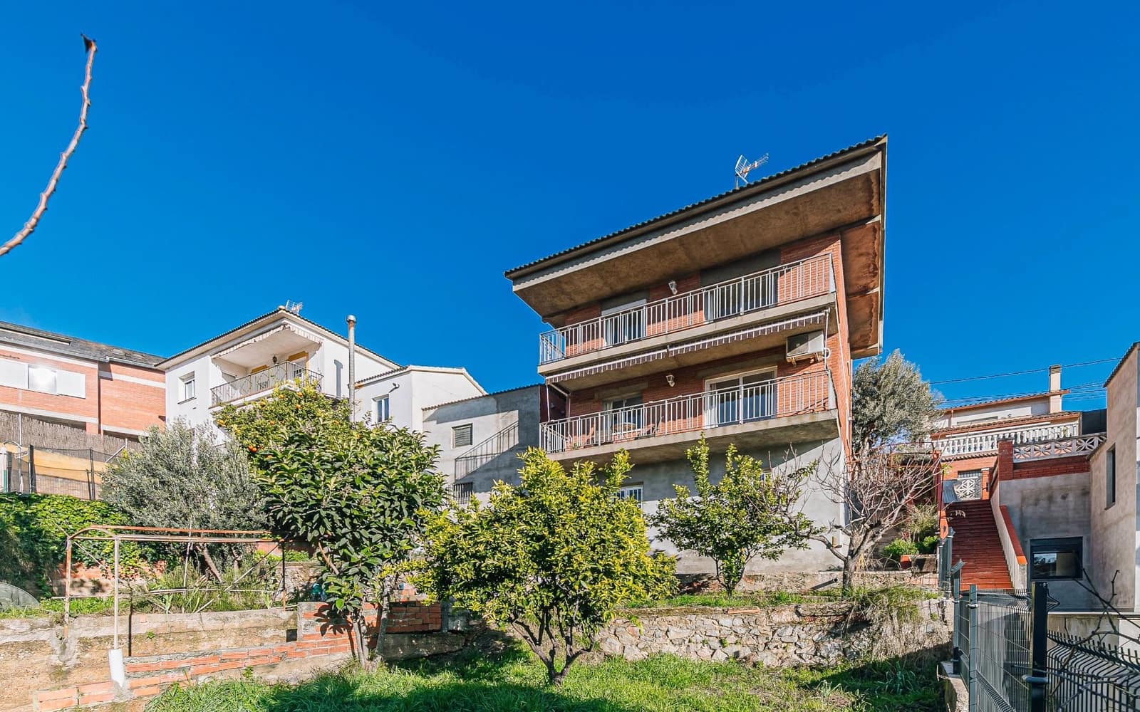 3 bedroom Villa for sale in Castellbisbal with garage - € 340,000 (Ref: 9553178)