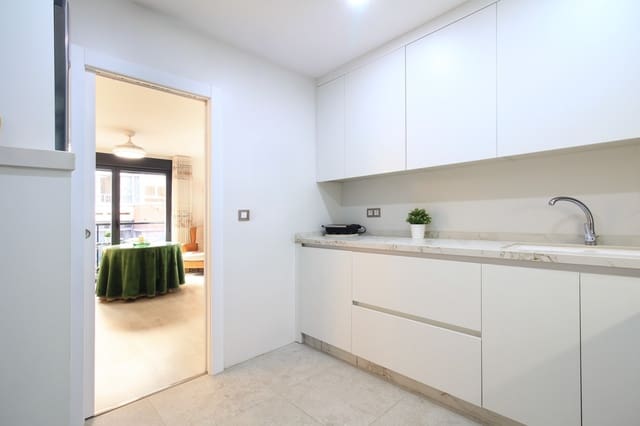 Piso de 3 habitaciones en Franciscanos, Albacete ciudad en venta - 242.500 € (Ref: 9554375)