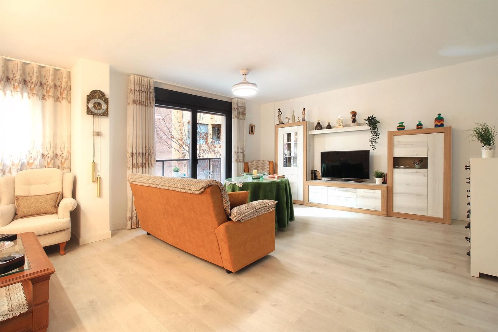 Piso de 3 habitaciones en Albacete ciudad en venta - 242.500 € (Ref: 9554375)