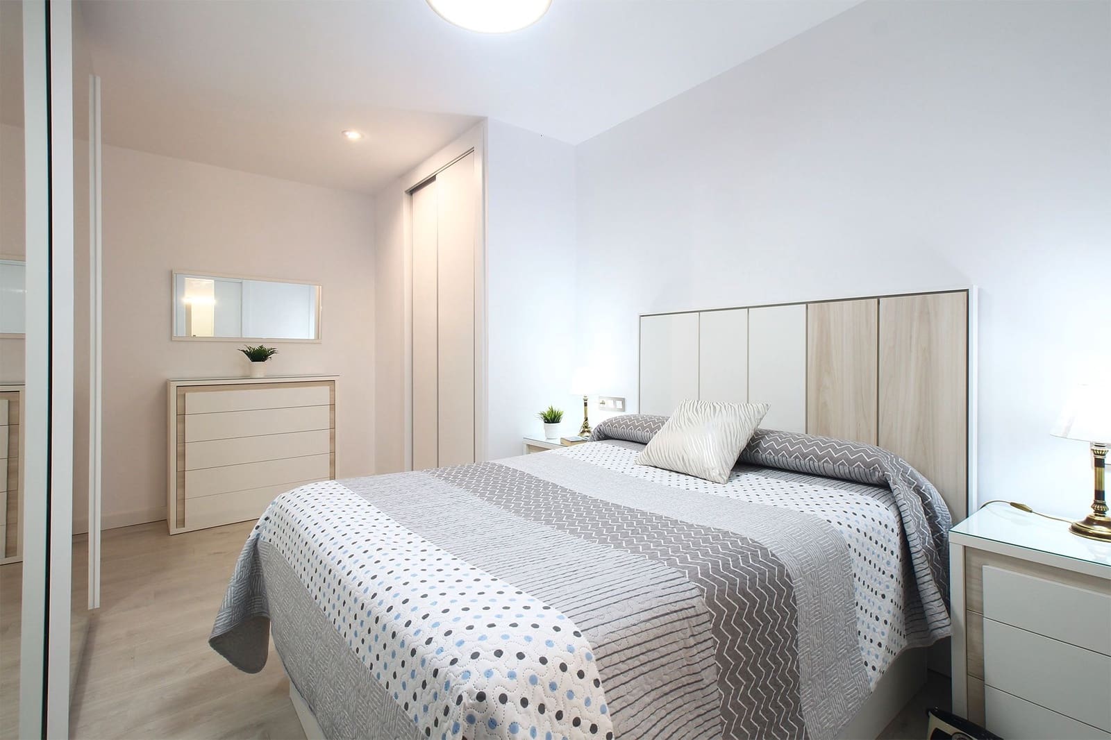 Piso de 3 habitaciones en Albacete ciudad en venta - 242.500 € (Ref: 9554375)