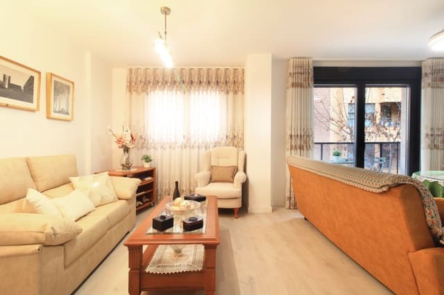 Piso de 3 habitaciones en Franciscanos, Albacete ciudad en venta - 242.500 € (Ref: 9554375)