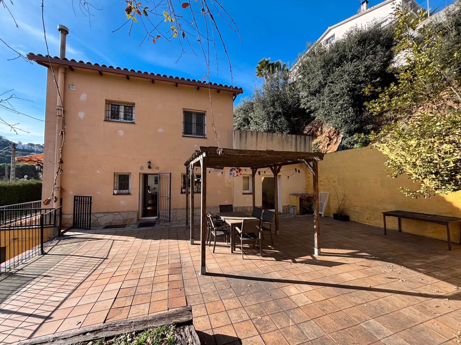 3 bedroom Villa for sale in Argentona with pool garage - € 440,000 (Ref: 9558986)