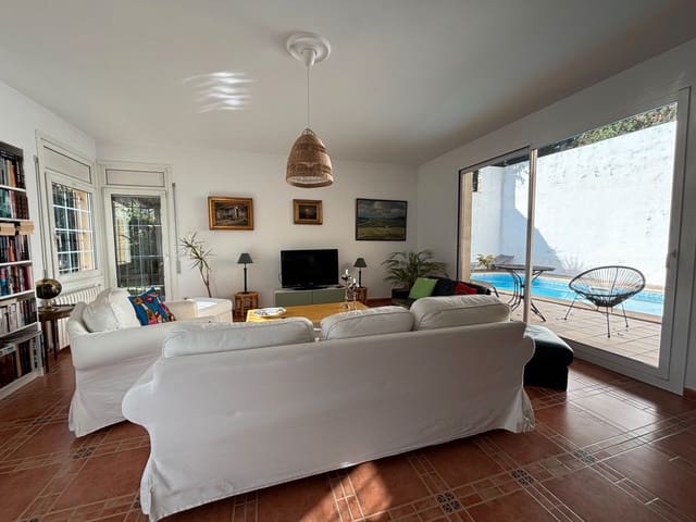 3 sypialnia Willa na sprzedaż w Argentona z basenem garażem - 440 000 € (Ref: 9558986)