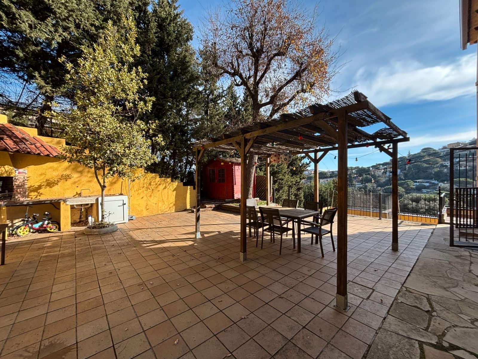 3 bedroom Villa for sale in Argentona with pool garage - € 440,000 (Ref: 9558986)