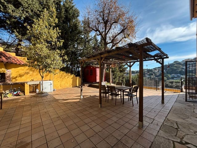 3 sypialnia Willa na sprzedaż w Argentona z basenem garażem - 440 000 € (Ref: 9558986)