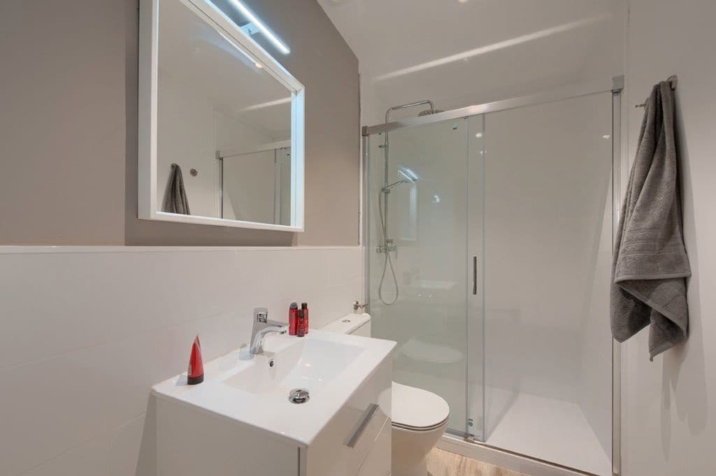 8 Zimmer Wohnung zu verkaufen in Barcelona Stadt - 1.078.000 € (Ref: 9559304)