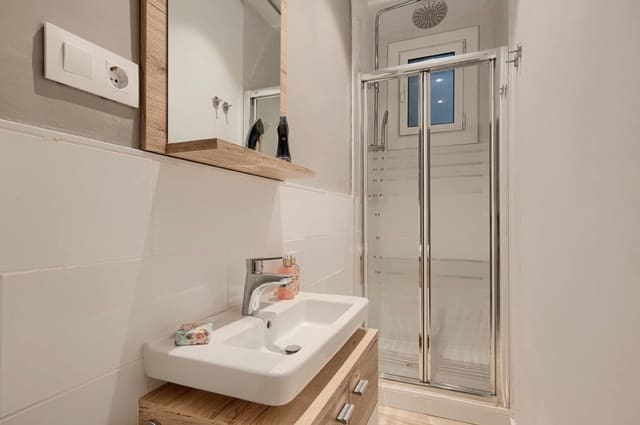 8 Zimmer Wohnung zu verkaufen in La Dreta de L'Eixample, Barcelona Stadt - 1.078.000 € (Ref: 9559304)