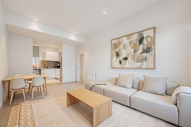 8 slaapkamer Flat te koop in La Dreta de L'Eixample, Barcelona stad - € 1.078.000 (Ref: 9559304)