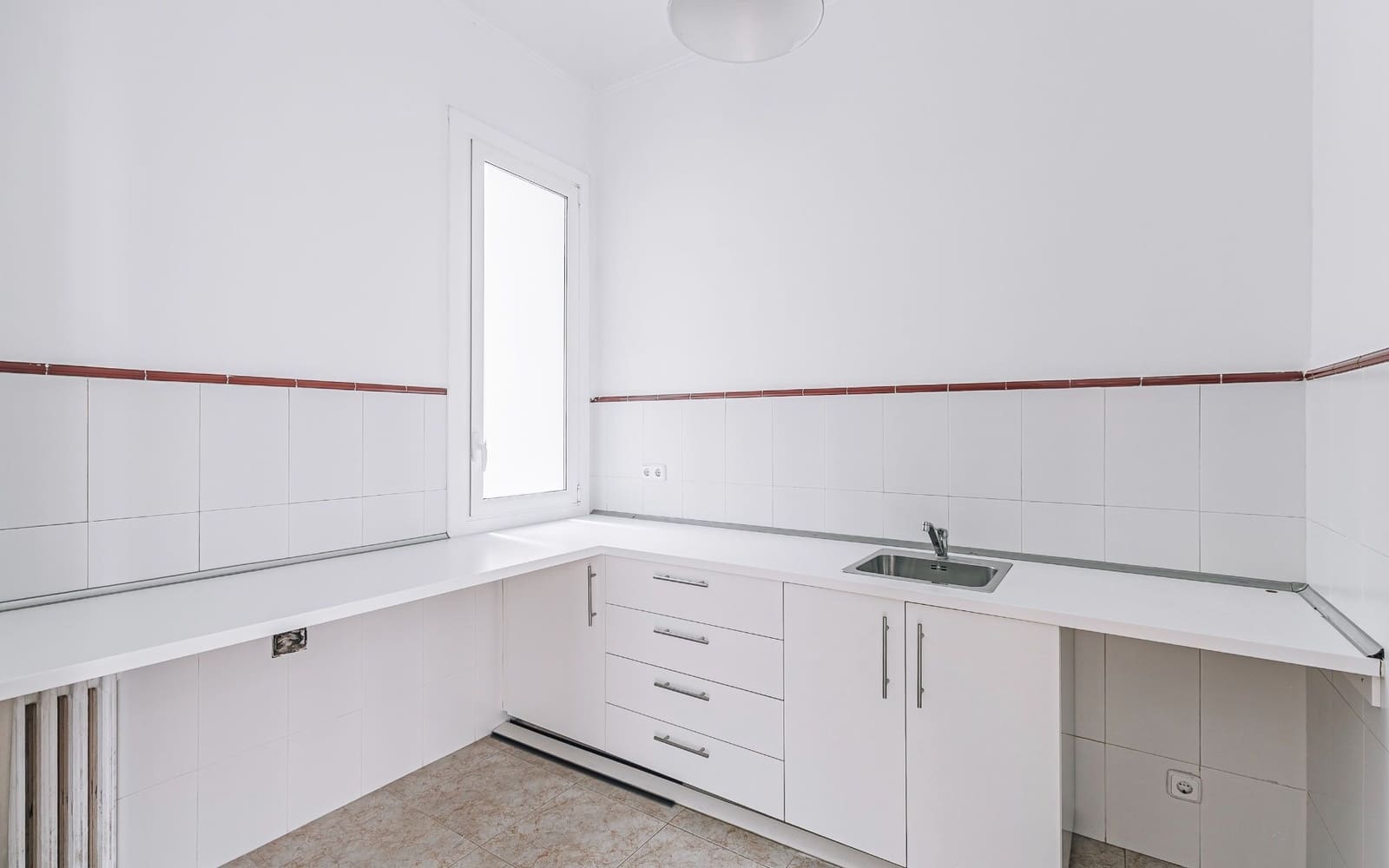 Kontor til leje i Barcelona by - € 1.300 (Ref: 9566450)