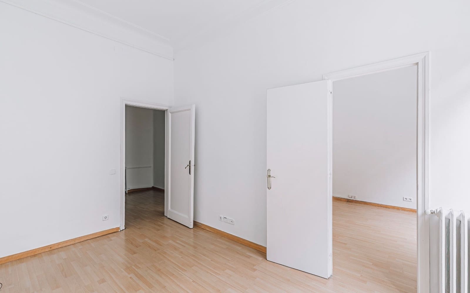 Kontor til leje i Barcelona by - € 1.300 (Ref: 9566450)