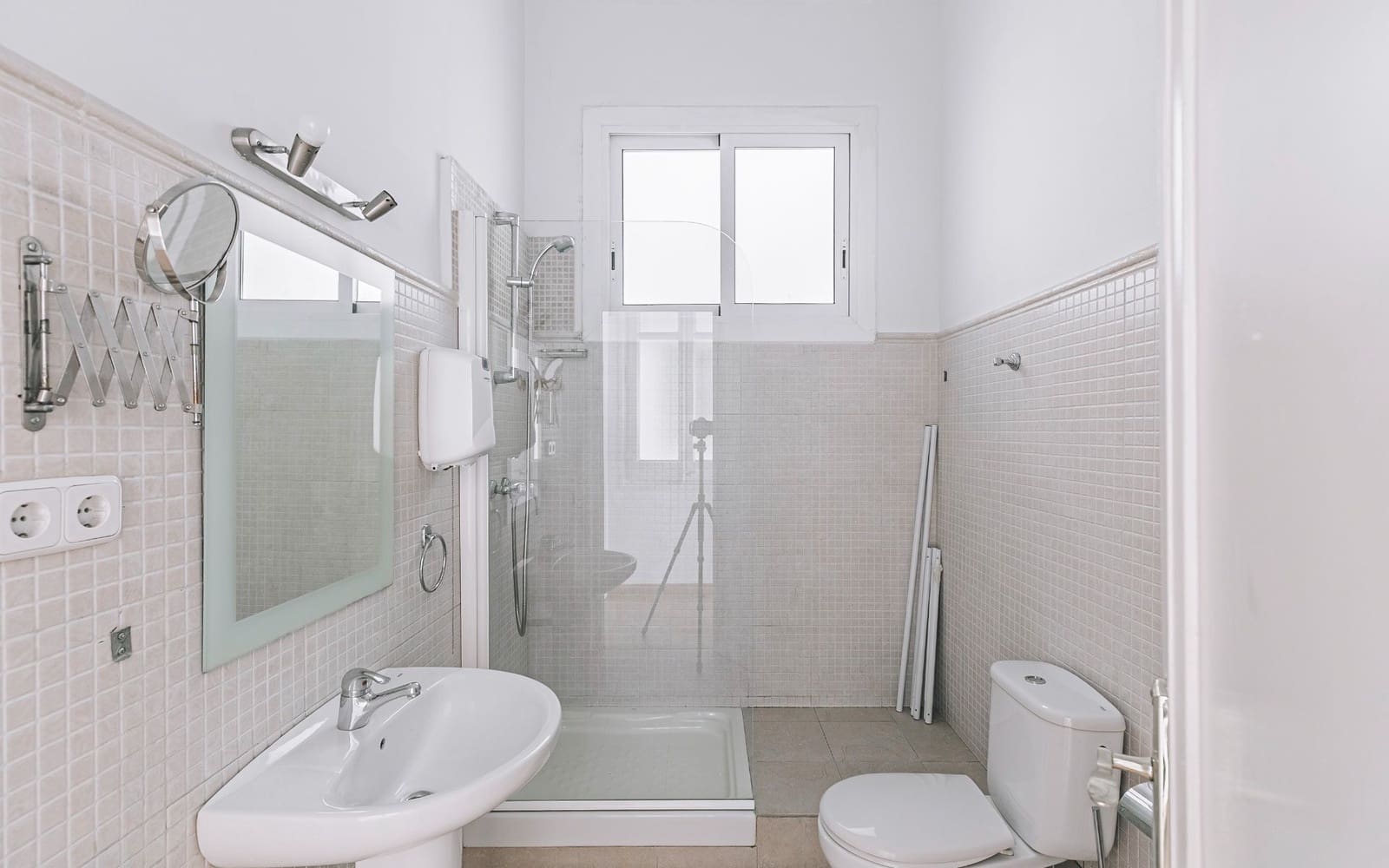 Kontor til leje i Barcelona by - € 1.300 (Ref: 9566450)