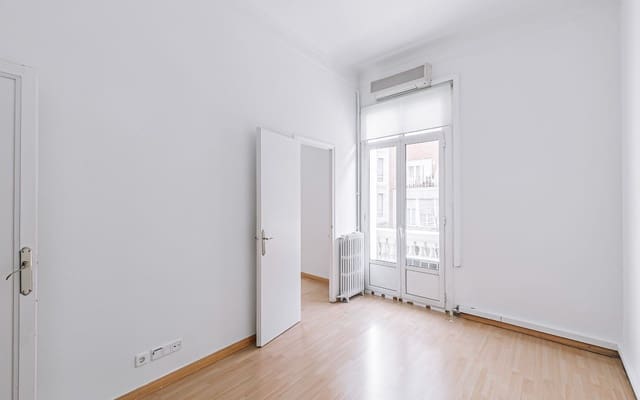 Kontor til leje i Sant Gervasi - Galvany, Barcelona by - € 1.300 (Ref: 9566450)