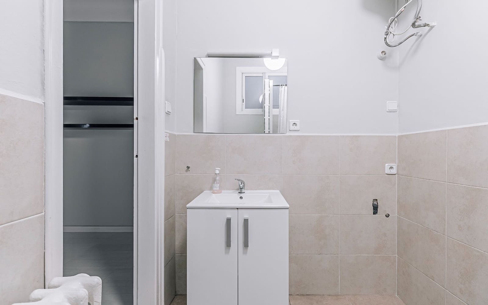 Kontor til leje i Barcelona by - € 1.100 (Ref: 9566451)