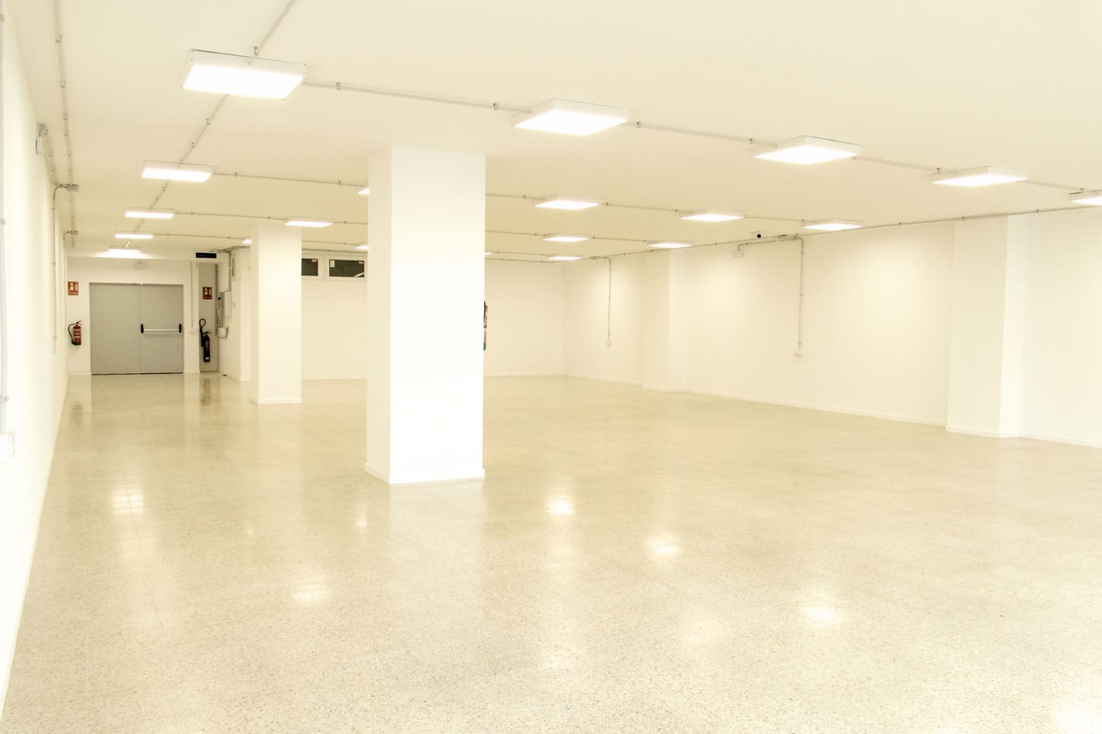 Biuro do wynajęcia w Miasto Barcelona - 2 200 € (Ref: 9566776)