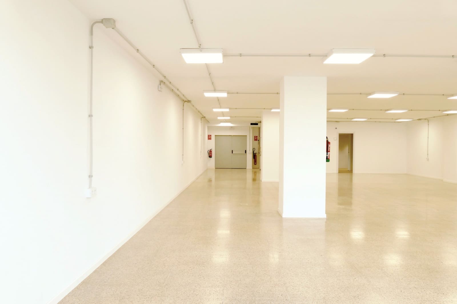 Biuro do wynajęcia w Miasto Barcelona - 2 200 € (Ref: 9566776)