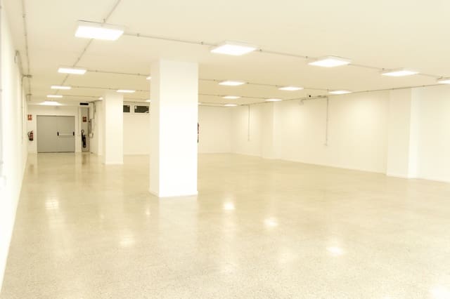 Office for rent in El Parc i La Llacuna del Poblenou, Barcelona city - € 2,200 (Ref: 9566776)