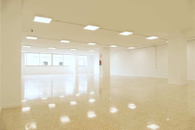 Office for rent in El Parc i La Llacuna del Poblenou, Barcelona city - € 2,200 (Ref: 9566776)