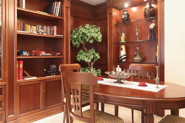 4 soveværelse Lejlighed til salg i Industria, Albacete by - € 360.000 (Ref: 9571635)