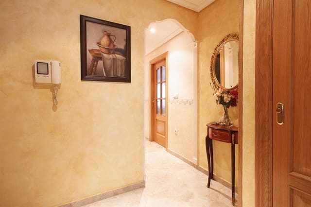 4 soveværelse Lejlighed til salg i Industria, Albacete by - € 360.000 (Ref: 9571635)