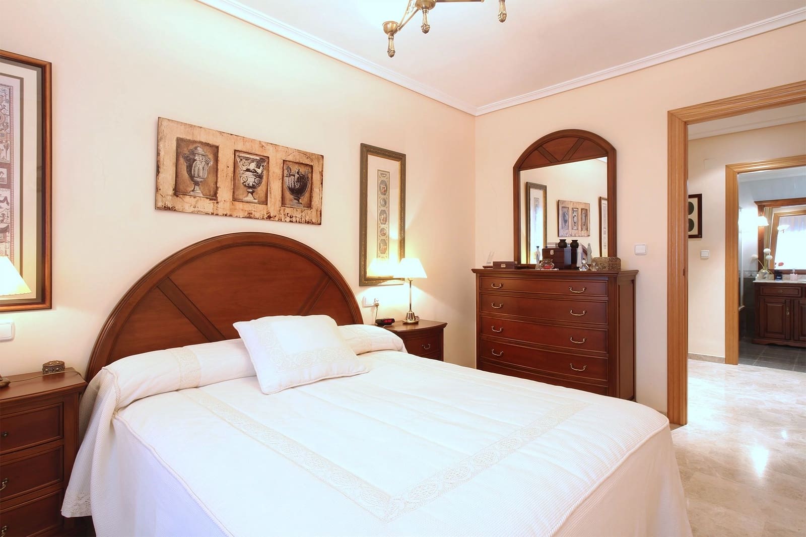 4 soveværelse Lejlighed til salg i Albacete by - € 360.000 (Ref: 9571635)