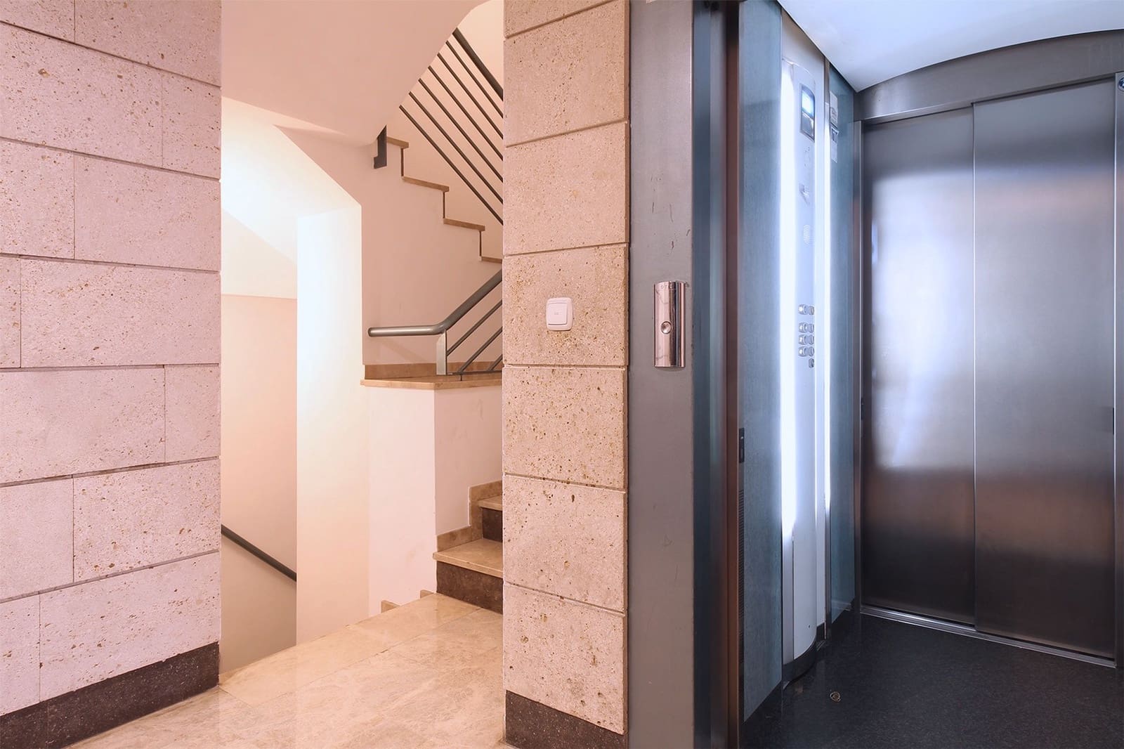 4 soveværelse Lejlighed til salg i Albacete by - € 360.000 (Ref: 9571635)