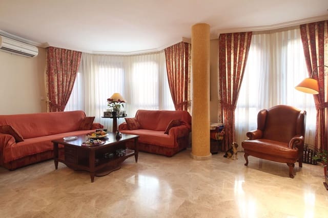 4 soveværelse Lejlighed til salg i Industria, Albacete by - € 360.000 (Ref: 9571635)