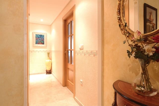 4 soveværelse Lejlighed til salg i Industria, Albacete by - € 360.000 (Ref: 9571635)