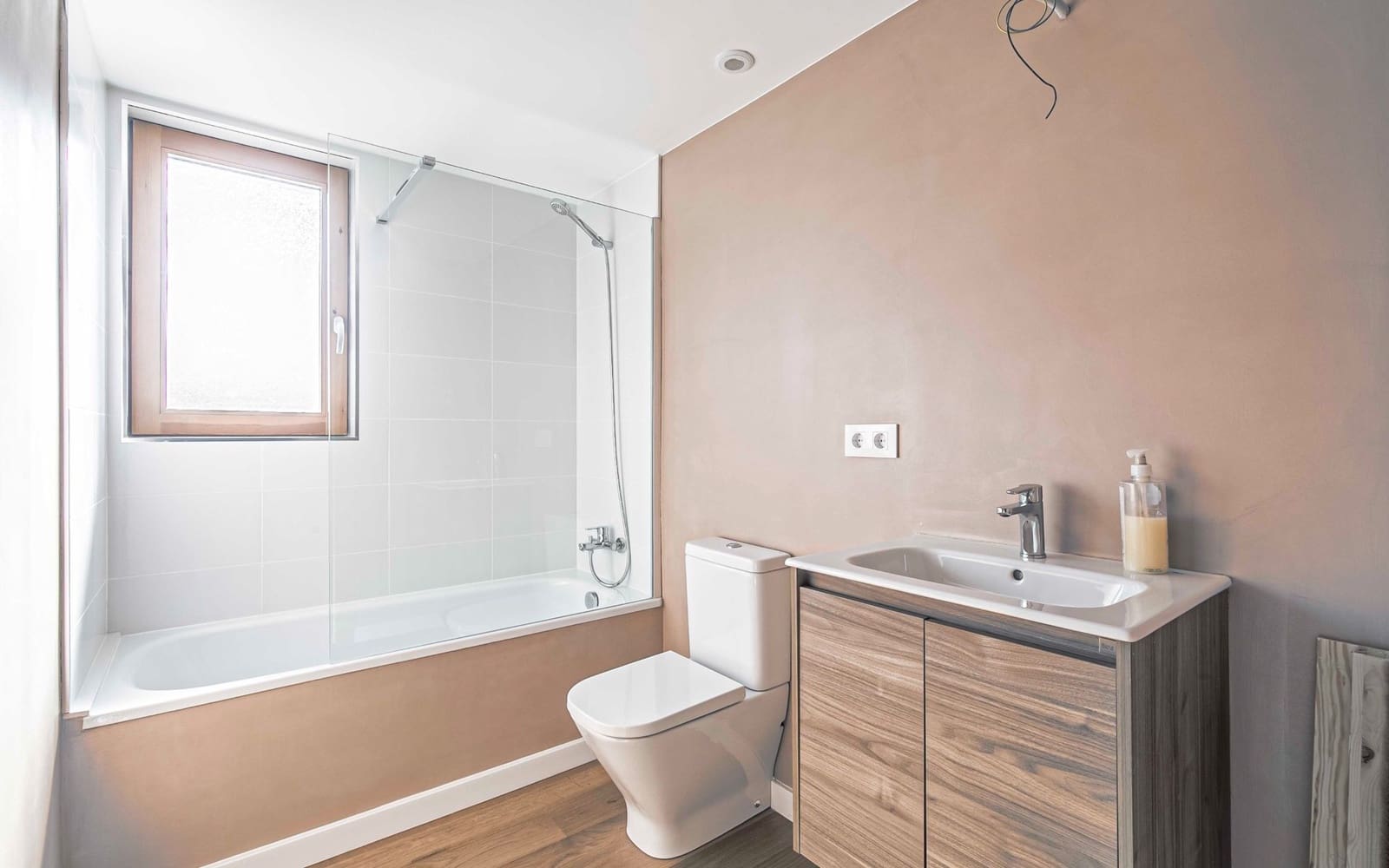 Commercial for sale in Dosrius - € 249,000 (Ref: 9588497)