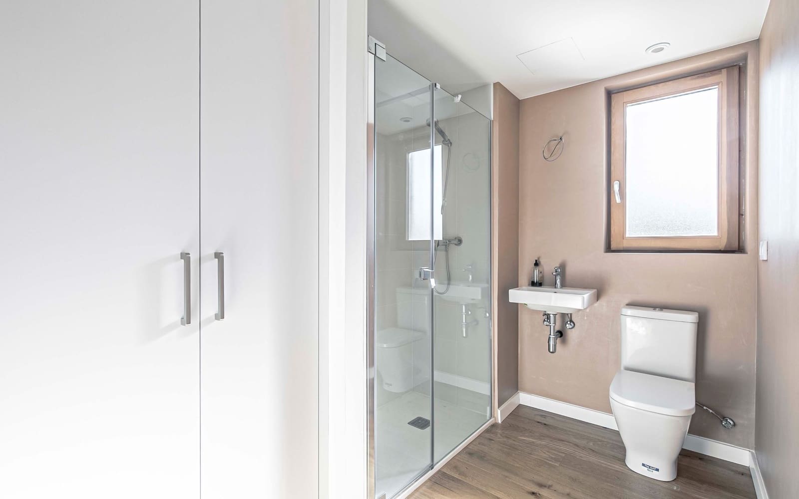 Commercial for sale in Dosrius - € 249,000 (Ref: 9588497)