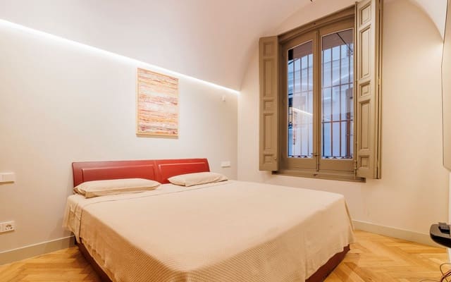 2 slaapkamer Flat te koop in Cortes, Madrid stad - € 1.475.000 (Ref: 9588498)